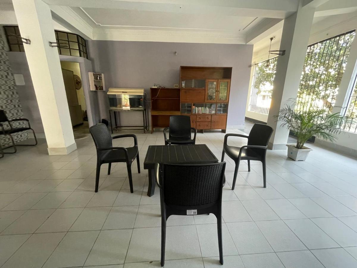 The Choudhury Manor Homestay Ґувахаті Екстер'єр фото