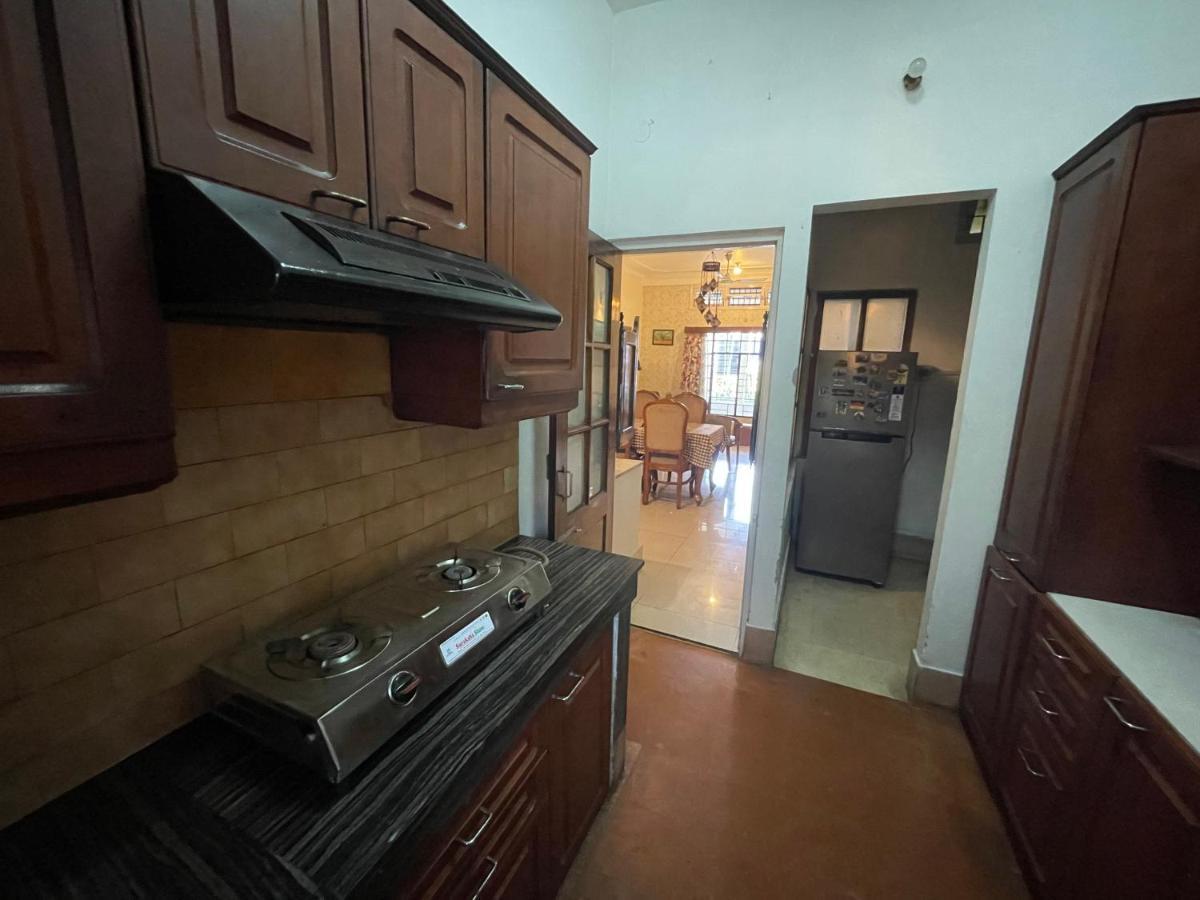The Choudhury Manor Homestay Ґувахаті Екстер'єр фото