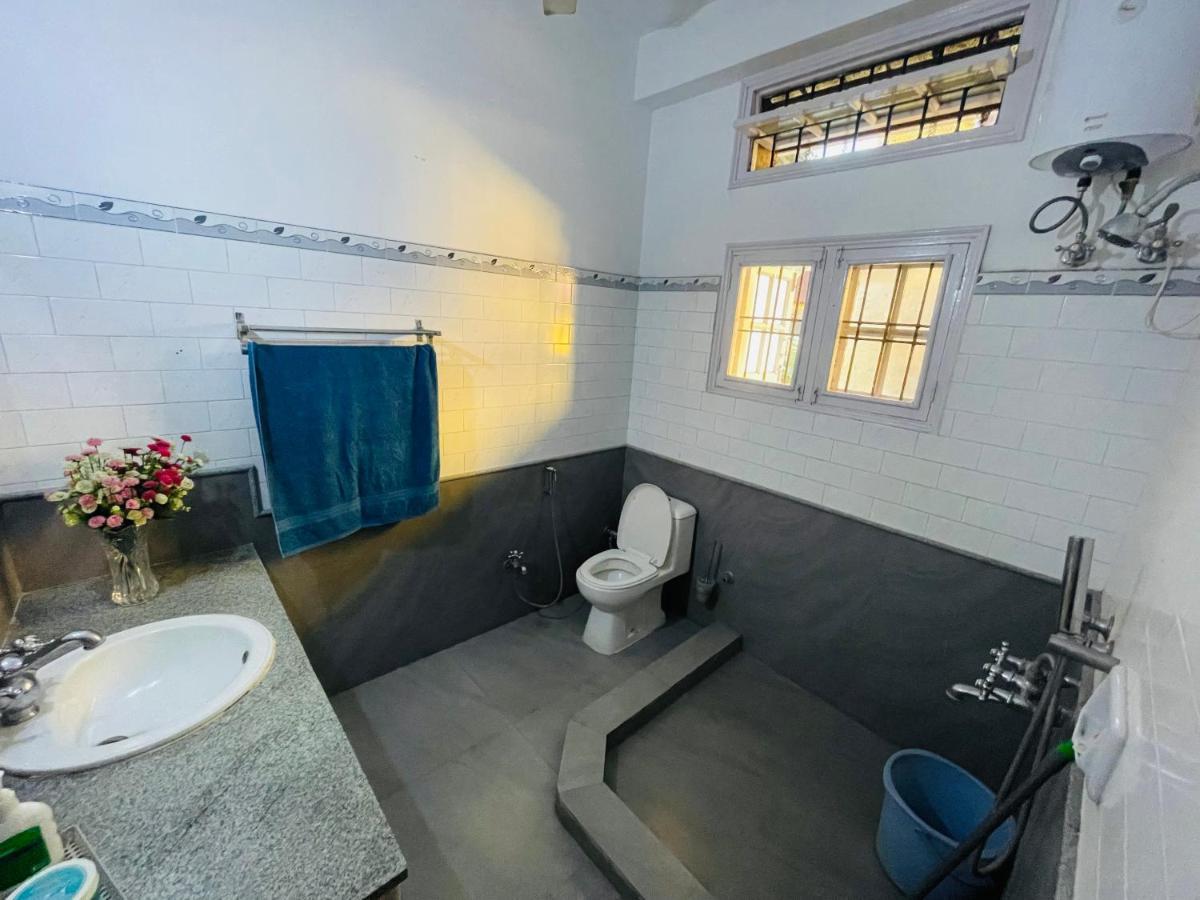 The Choudhury Manor Homestay Ґувахаті Екстер'єр фото