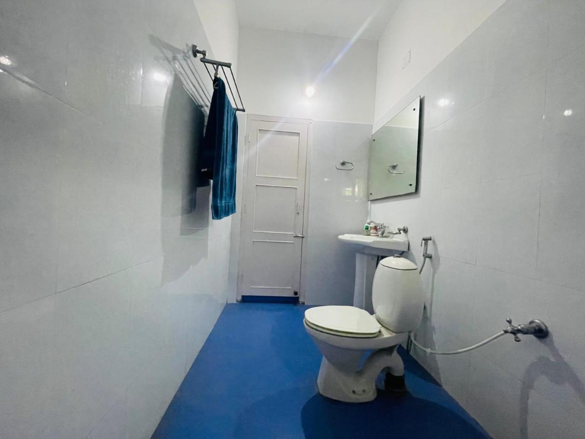 The Choudhury Manor Homestay Ґувахаті Екстер'єр фото
