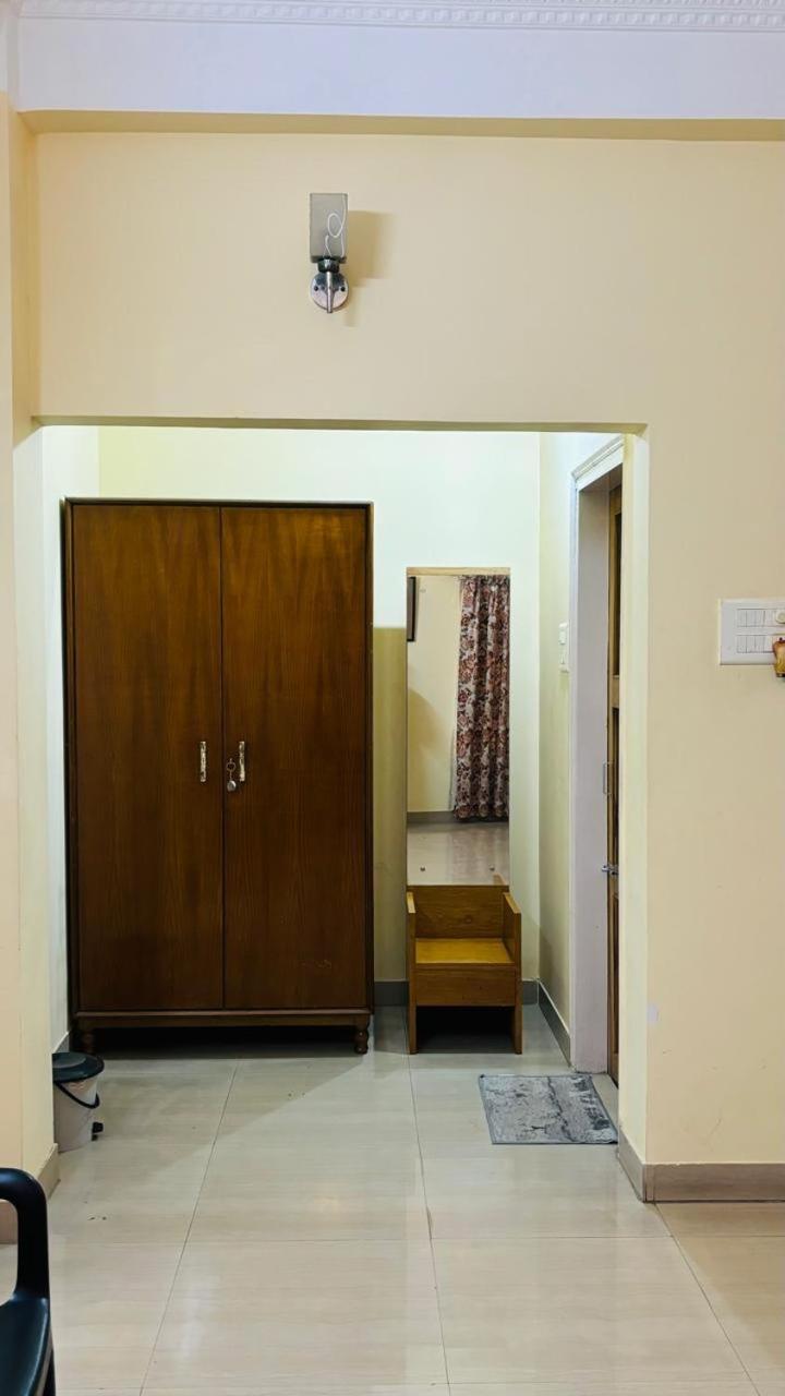The Choudhury Manor Homestay Ґувахаті Екстер'єр фото